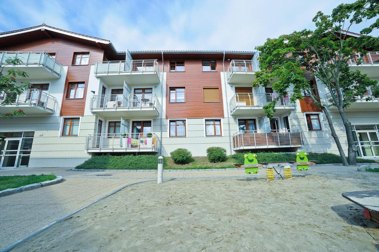 Grand Apartments - Neptun Park. Gdansk Luaran gambar
